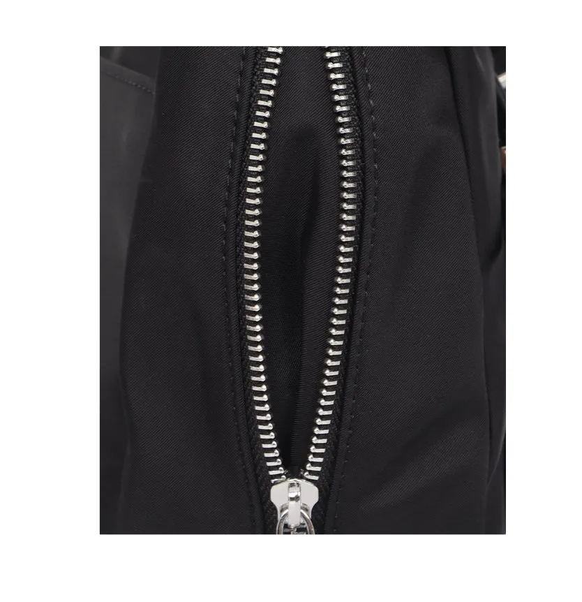 Hunter Medium Shoulder Bag