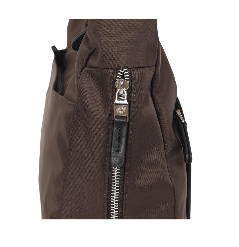 Hunter Medium Shoulder Bag