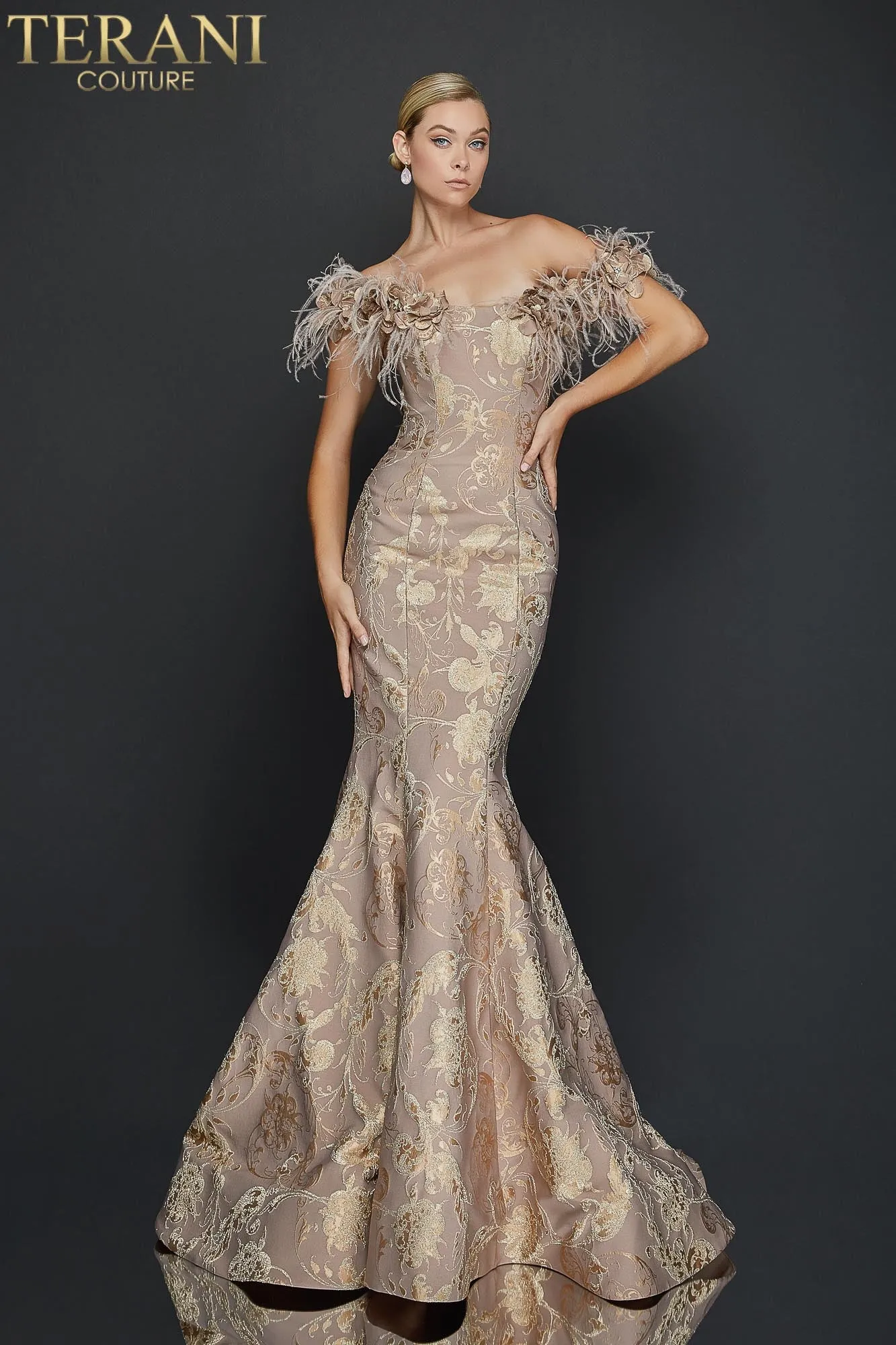Striking Flower And Feather Strapless Evening Gown - 1921E0136