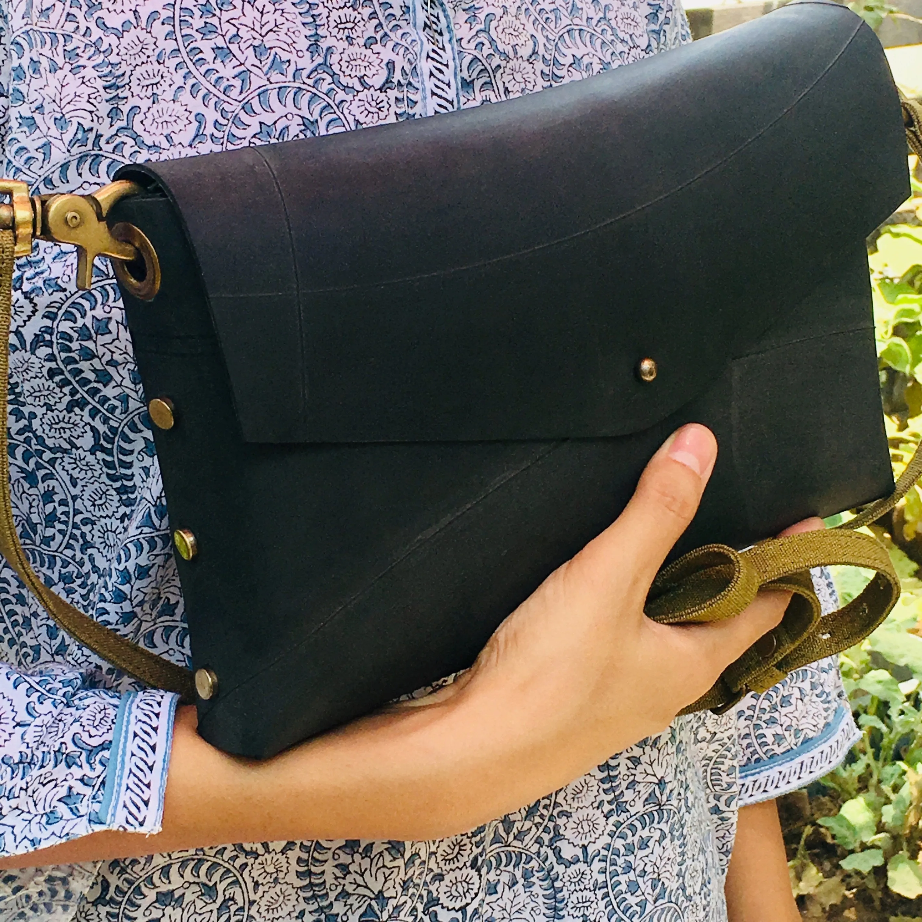 Vegan Tube Ladies Sling Bag