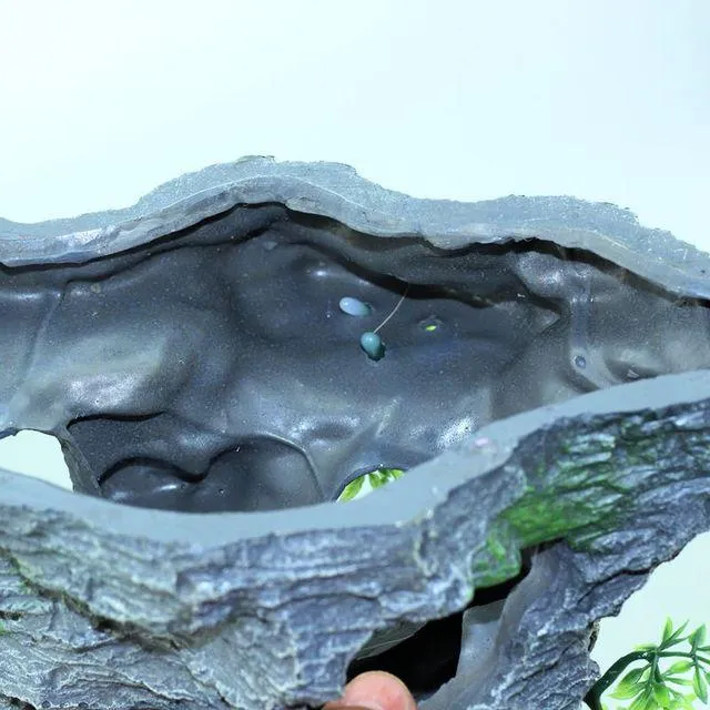 WR19004 Mountain Rock Aquarium Decoration 26x15x27cm